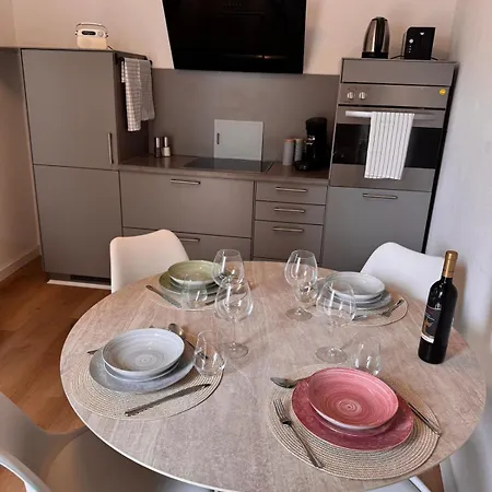 Stadtnest - Stilvoll & Zentral דירה